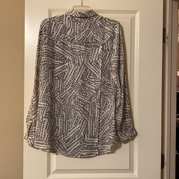 Cabi Long Sleeve Black & White Blouse Size Medium - Picture 2 of 3